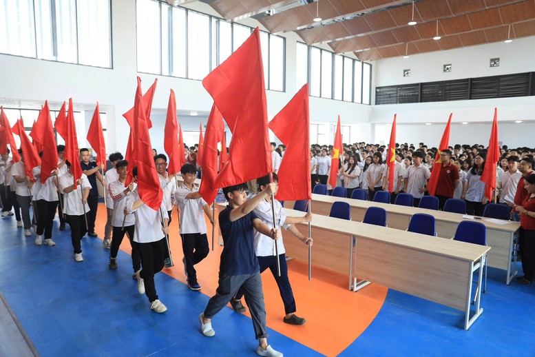 Không khí hân hoan khai giảng năm học mới lan tỏa khắp mọi miền Tổ quốc- Ảnh 1.