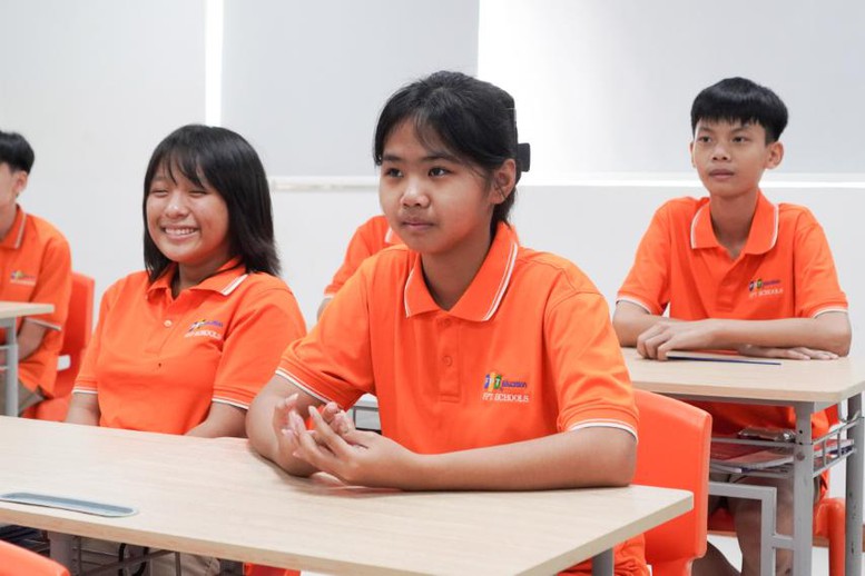 Không khí hân hoan khai giảng năm học mới lan tỏa khắp mọi miền Tổ quốc- Ảnh 13.