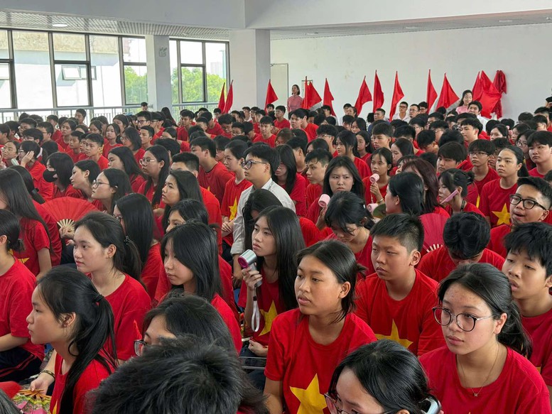 Không khí hân hoan khai giảng năm học mới lan tỏa khắp mọi miền Tổ quốc- Ảnh 2.