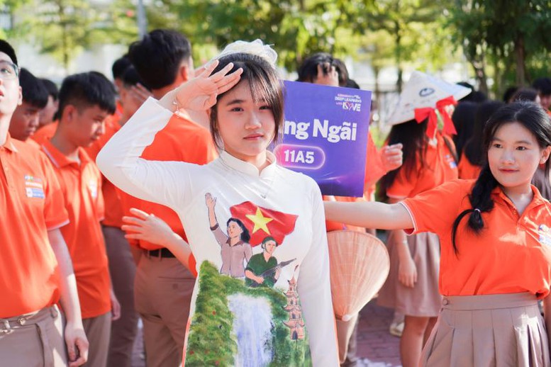 Không khí hân hoan khai giảng năm học mới lan tỏa khắp mọi miền Tổ quốc- Ảnh 14.