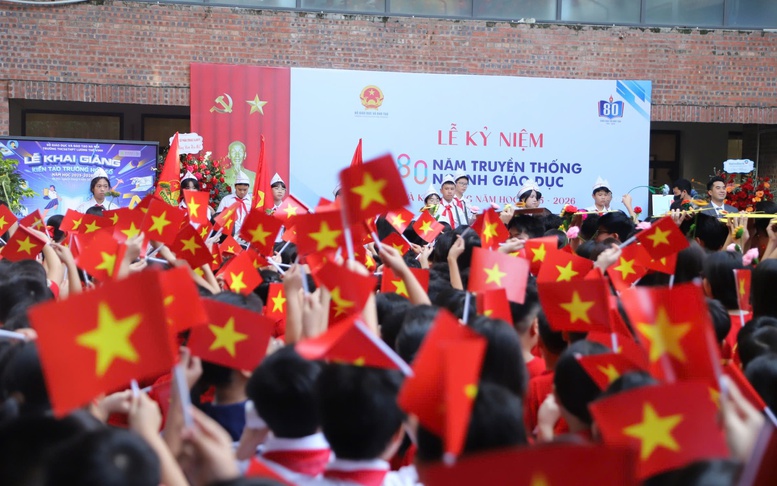 Không khí hân hoan khai giảng năm học mới lan tỏa khắp mọi miền Tổ quốc