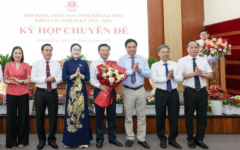 Phê chuẩn Phó Chủ tịch UBND tỉnh Khánh Hòa