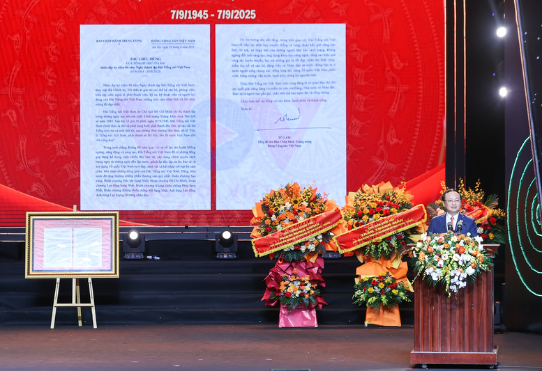 Thủ tướng: 'Tiếng nói Việt Nam' luôn vang xa, bay cao, tạo động lực, truyền cảm hứng cho các thế hệ- Ảnh 2.