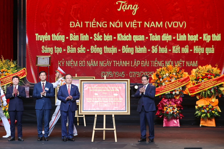Thủ tướng: "Tiếng nói Việt Nam" luôn vang xa, bay cao, tạo động lực, truyền cảm hứng cho các thế hệ- Ảnh 4.
