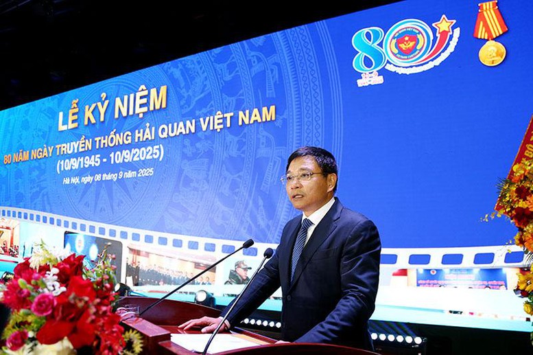 Hải quan đón nhận Huân chương Chiến công hạng Nhất nhân kỷ niệm 80 năm ngày truyền thống- Ảnh 1.