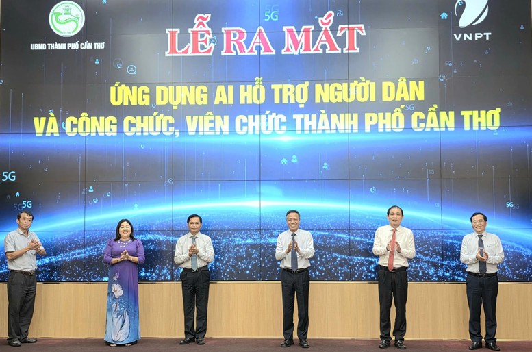 TP. Cần Thơ và Tập đoàn VNPT ký thỏa thuận hợp tác chuyển đổi số- Ảnh 2. TP. Cần Thơ và Tập đoàn VNPT ký thỏa thuận hợp tác chuyển đổi số- Ảnh 2.