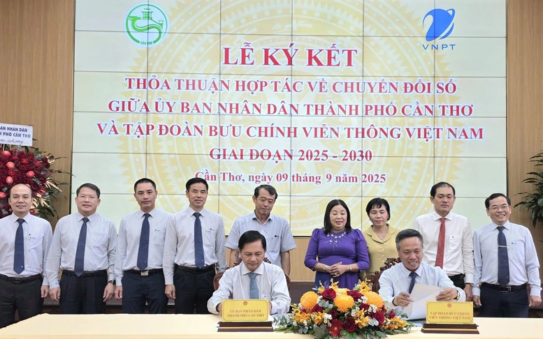 TP. Cần Thơ và Tập đoàn VNPT ký thỏa thuận hợp tác chuyển đổi số
