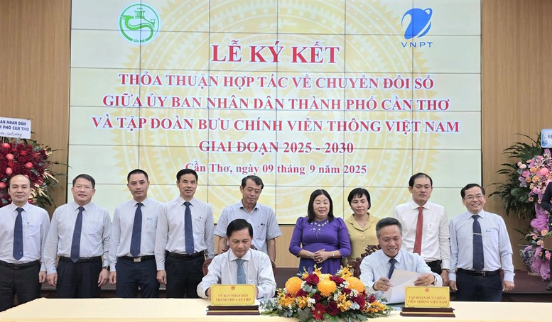 TP. Cần Thơ và Tập đoàn VNPT ký thỏa thuận hợp tác chuyển đổi số- Ảnh 1. TP. Cần Thơ và Tập đoàn VNPT ký thỏa thuận hợp tác chuyển đổi số- Ảnh 1.