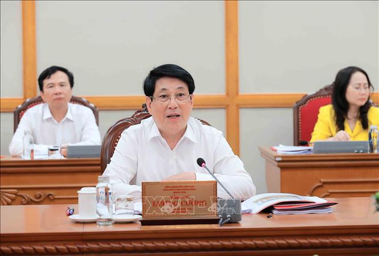 Bộ Chính trị cho ý kiến về công tác chuẩn bị Đại hội Đảng bộ tỉnh Cà Mau và Hưng Yên