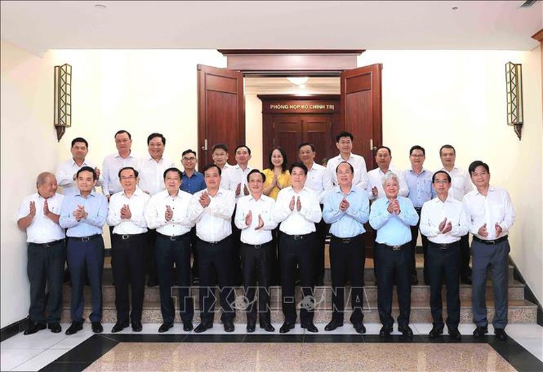 Bộ Chính trị cho ý kiến về công tác chuẩn bị Đại hội Đảng bộ tỉnh Cà Mau và Hưng Yên- Ảnh 3.