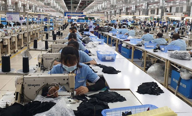 Dệt may, da giày trước thách thức thuế quan và chi phí cạnh tranh mới
