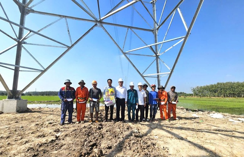 Ngành điện miền Nam: Xuyên Tết bám công trường- Ảnh 3.