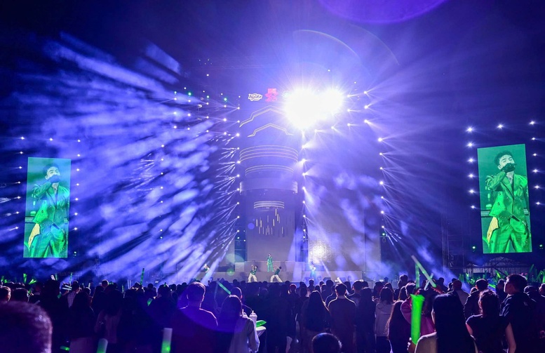 Sôi động không khí chào đón năm mới 2026 tại miền Trung- Ảnh 1.