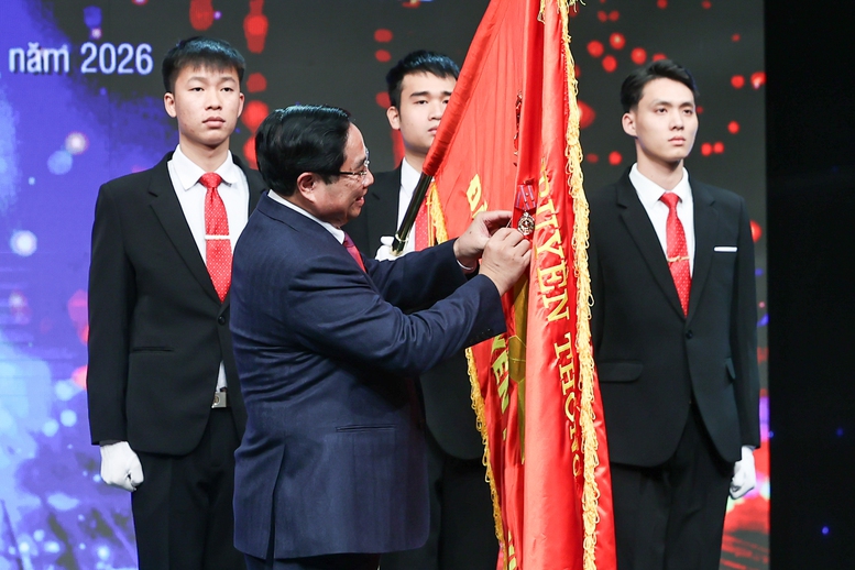 Thủ tướng: VTV phát huy vai trò đặc biệt quan trọng trong hệ thống thông tin, truyền thông và định hướng tư tưởng- Ảnh 5.