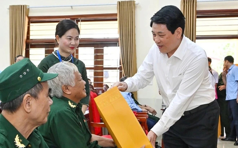 Bộ Nội vụ hướng dẫn tặng quà của Chủ tịch nước cho người có công dịp Tết Bính Ngọ 2026