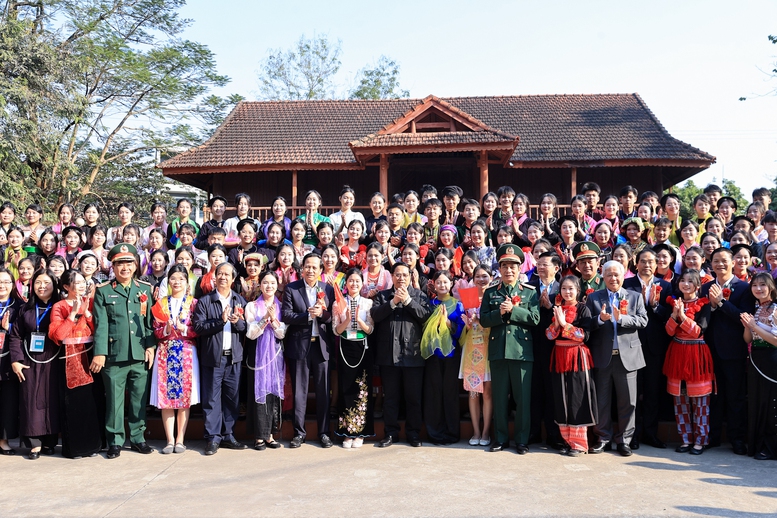 Thủ tướng dự khởi công 3 ngôi trường của "tình dân tộc, nghĩa đồng bào"- Ảnh 15.