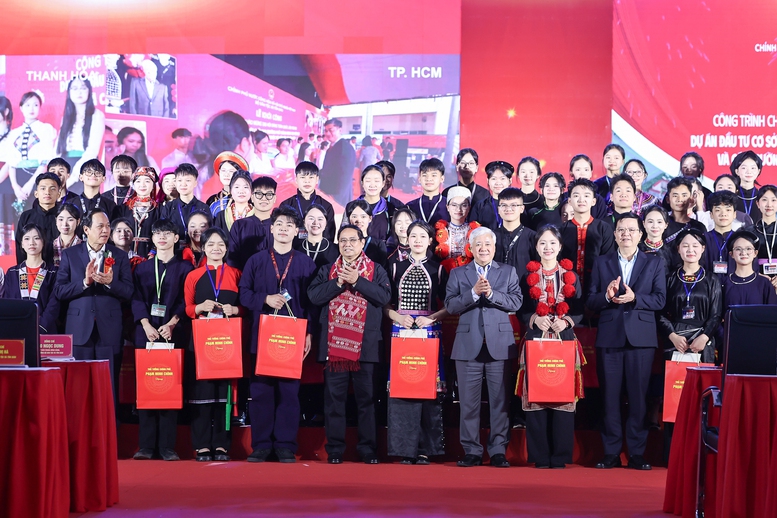 Thủ tướng dự khởi công 3 ngôi trường của "tình dân tộc, nghĩa đồng bào"- Ảnh 13.