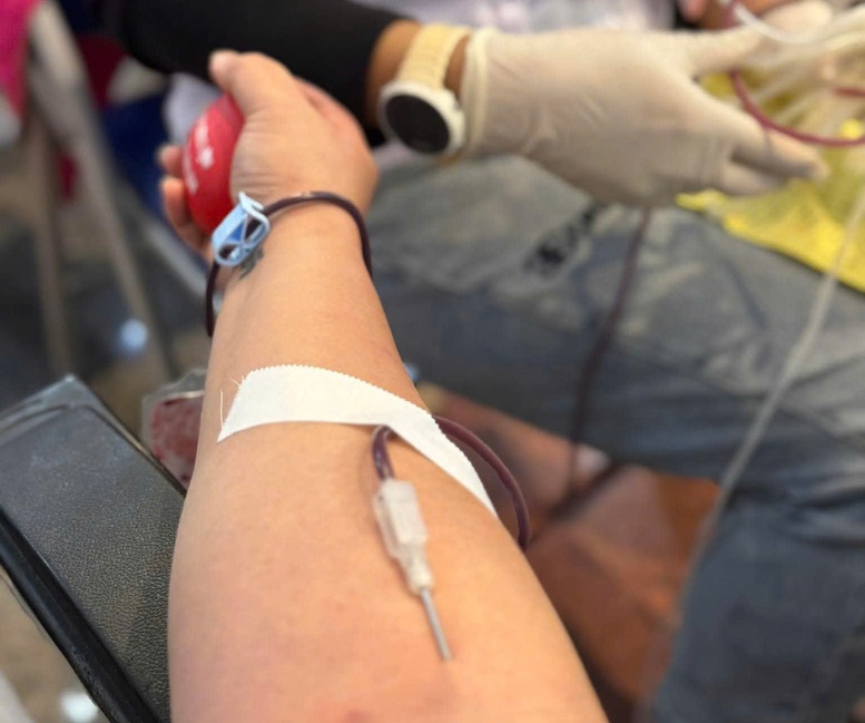 Chủ nhật Đỏ vận động được hàng trăm nghìn đơn vị máu cứu người bệnh- Ảnh 2. Chủ nhật Đỏ vận động được hàng trăm nghìn đơn vị máu cứu người bệnh- Ảnh 2.