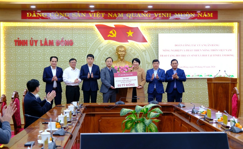 Agribank trao 5 tỷ đồng chăm lo an sinh xã hội tại Lâm Đồng- Ảnh 1.