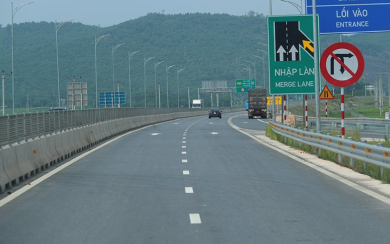 Khẩn trương khắc phục hằn lún mặt đường cao tốc Cầu Giẽ - Ninh Bình