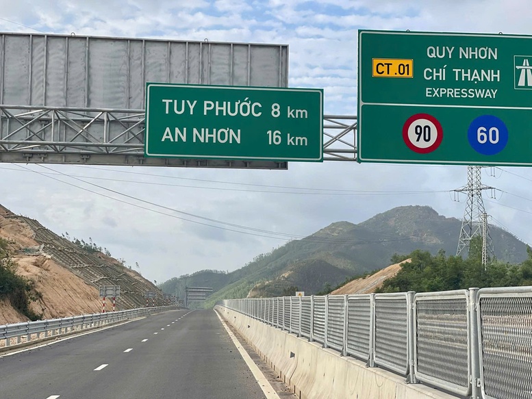 Khắc phục sạt trượt, đưa cao tốc Chí Thạnh-Vân Phong khai thác trước Tết Nguyên đán- Ảnh 3.