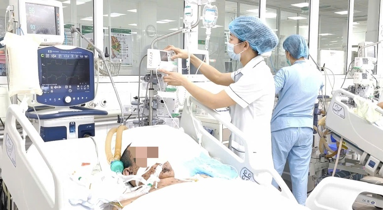 Thủy đậu ở người lớn: Bệnh nhân phải thở máy vì viêm phổi ARDS- Ảnh 1.