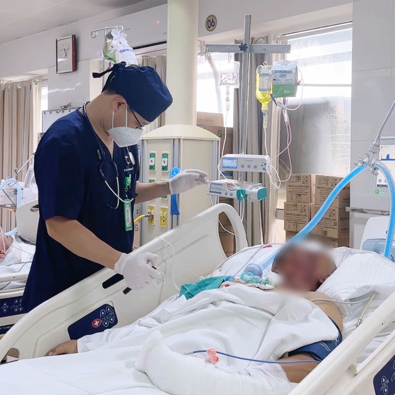 Cấp cứu liên tiếp 6 ca đa chấn thương do pháo nổ ngay tuần đầu tiên năm 2026- Ảnh 1.