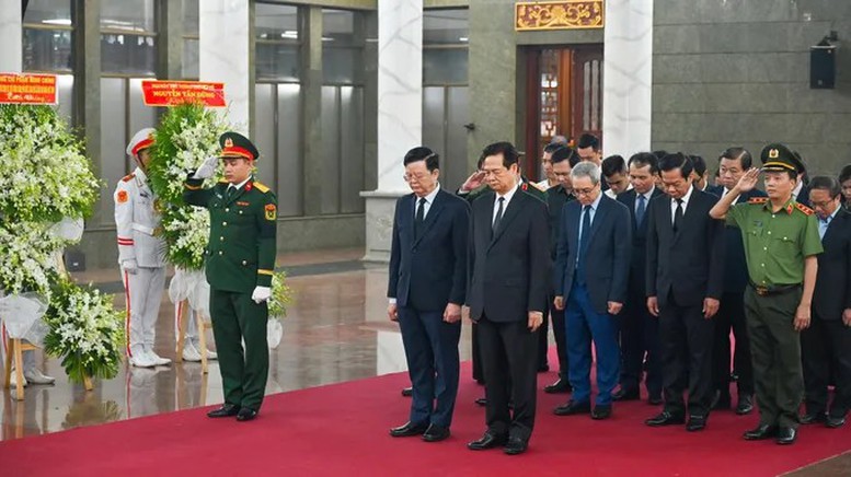 Lãnh đạo Đảng, Nhà nước viếng Đại tướng, Anh hùng Lực lượng vũ trang nhân dân Lê Văn Dũng- Ảnh 3.