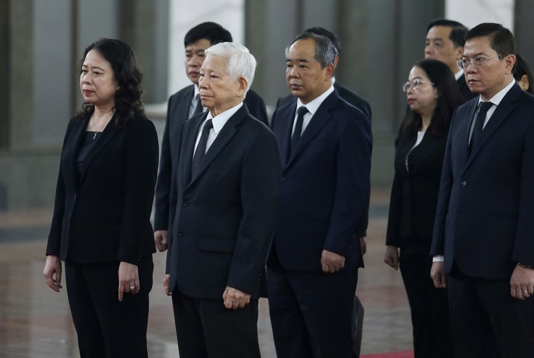 Lãnh đạo Đảng, Nhà nước viếng Đại tướng, Anh hùng Lực lượng vũ trang nhân dân Lê Văn Dũng- Ảnh 2.