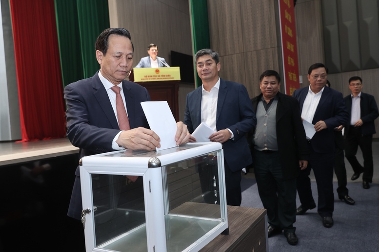 Bộ Dân tộc và Tôn giáo thống nhất giới thiệu nhân sự ứng cử đại biểu Quốc hội khóa XVI- Ảnh 1.