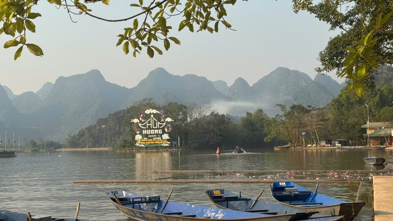 Camera AI sẽ lắp đặt tại chùa Hương để giám sát an ninh, trật tự, văn minh lễ hội- Ảnh 1.