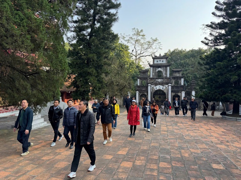 Camera AI sẽ lắp đặt tại chùa Hương để giám sát an ninh, trật tự, văn minh lễ hội- Ảnh 2.