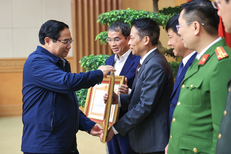 Thủ tướng: Chiến dịch Quang Trung thần tốc từng ngày, từng giờ để mang lại niềm vui, hạnh phúc cho nhân dân- Ảnh 11.