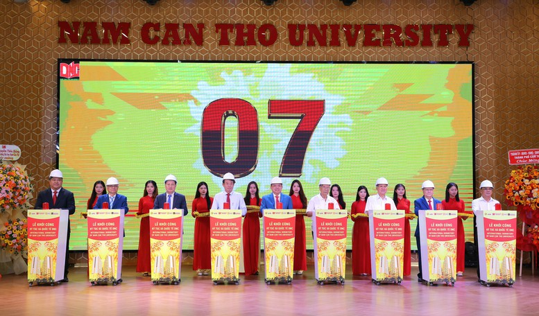 Đại học đầu tiên ở ĐBSCL đạt 5 sao UPM và 4 sao QS Stars- Ảnh 2.