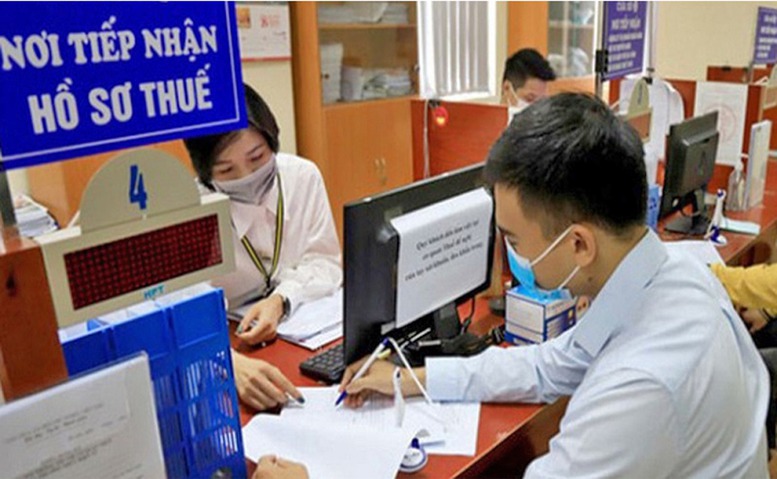 Không xử phạt chậm nộp hồ sơ khai thuế khi phải nộp lại do thay đổi kỳ tính thuế- Ảnh 1.