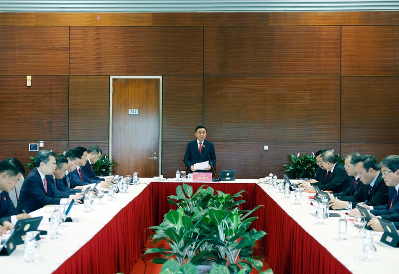 Chùm ảnh: Đại biểu thảo luận các văn kiện Đại hội XIV của Đảng- Ảnh 7.