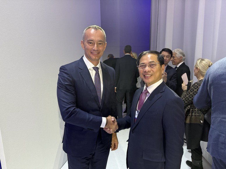 Phó Thủ tướng Bùi Thanh Sơn tham dự Lễ ký Hiến chương Hội đồng Hòa bình về chấm dứt xung đột tại Dải Gaza- Ảnh 1.