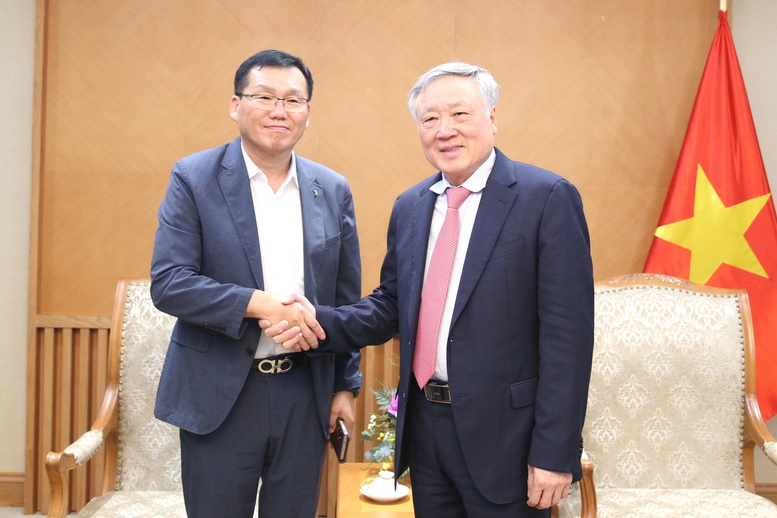 Phó Thủ tướng Thường trực Nguyễn Hòa Bình tiếp Tổng giám đốc điều hành của HD Hyundai Eco Vina- Ảnh 1.