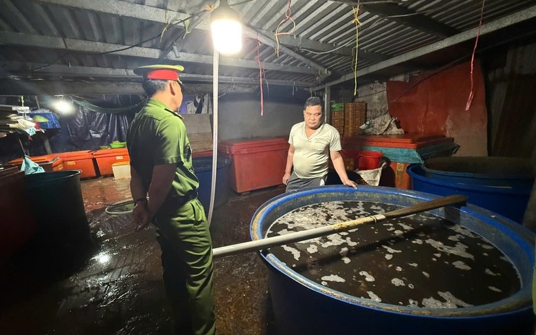 Triệt phá đường dây ngâm 3.000 tấn ốc bươu bằng hóa chất dùng trong xây dựng