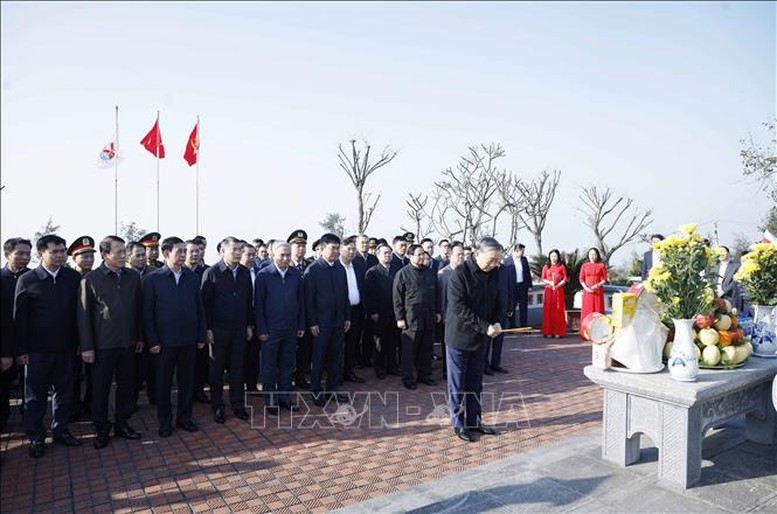 Tổng Bí thư Tô Lâm gặp mặt, chúc Tết công nhân ngành Than tại Quảng Ninh- Ảnh 2. Tổng Bí thư Tô Lâm gặp mặt, chúc Tết công nhân ngành Than tại Quảng Ninh- Ảnh 2.
