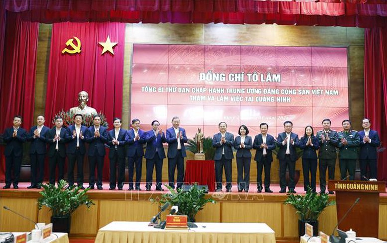 Tổng Bí thư Tô Lâm: Quảng Ninh từng bước trở thành hình mẫu phát triển xanh, hiện đại, sáng tạo và hội nhập quốc tế- Ảnh 4.