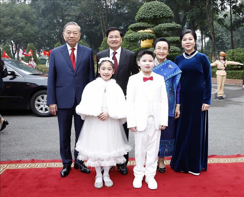 Tổng Bí thư, Chủ tịch nước Lào và Phu nhân rời Hà Nội, kết thúc chuyến thăm cấp Nhà nước đến Việt Nam- Ảnh 1.