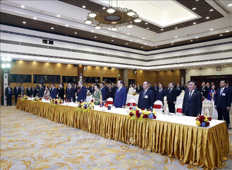 Chiêu đãi trọng thể chào mừng Tổng Bí thư, Chủ tịch nước Lào Thongloun Sisoulith và Phu nhân cùng Đoàn đại biểu cấp cao Lào- Ảnh 2.