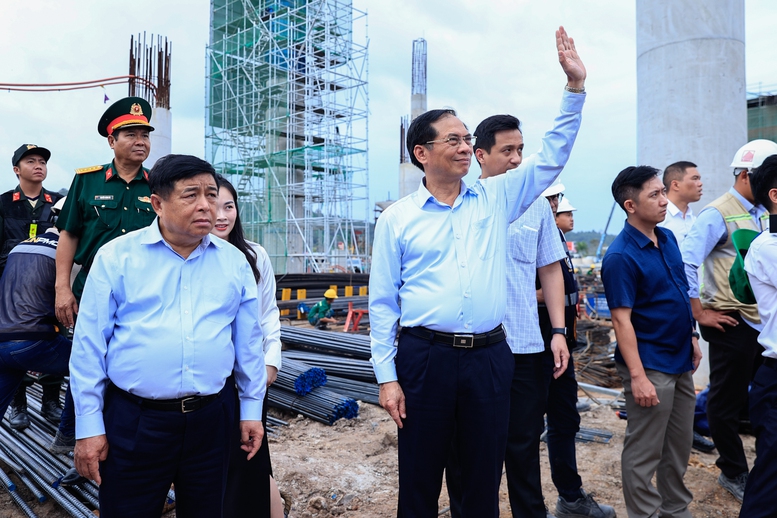 Thủ tướng: Thủ tướng: