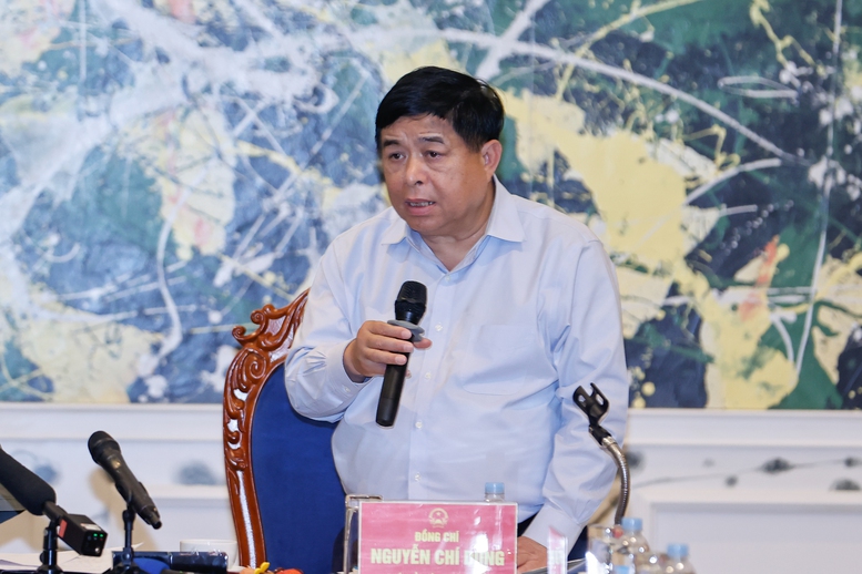 Thủ tướng: "Không lãng phí một ngày" trong triển khai các dự án phục vụ APEC tại Phú Quốc- Ảnh 15. Thủ tướng: "Không lãng phí một ngày" trong triển khai các dự án phục vụ APEC tại Phú Quốc- Ảnh 15.