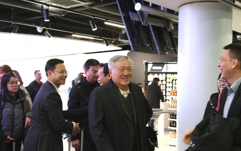 Phó Thủ tướng Thường trực Chính phủ Nguyễn Hoà Bình bắt đầu chuyến thăm làm việc tại Thụy Sĩ