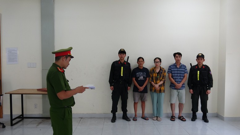 Triệt phá đường dây sản xuất, mua bán trái phép chất độc thạch tín dùng trong nha khoa- Ảnh 1.