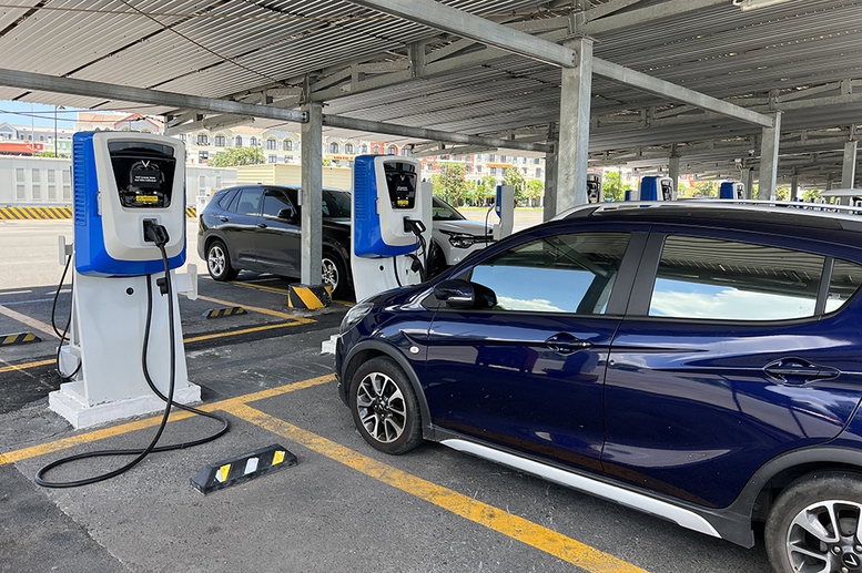 Khoảng 1 triệu ô tô điện vào năm 2030: Hệ thống điện quốc gia đủ khả năng đáp ứng- Ảnh 1.