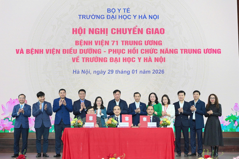 Chuyển giao 2 bệnh viện Trung ương về trường Đại học Y Hà Nội- Ảnh 2.