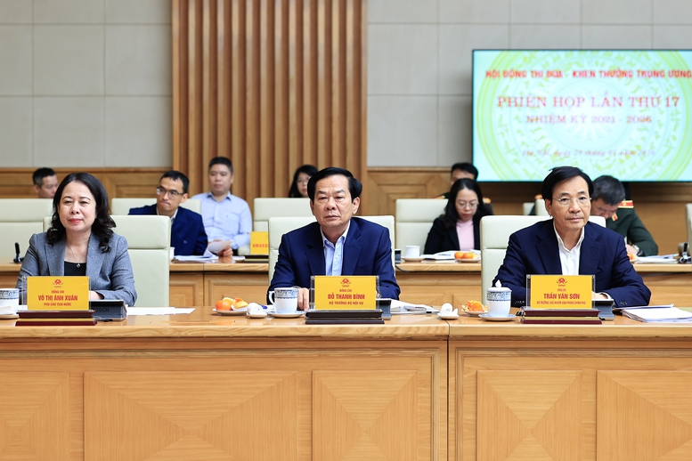 Thủ tướng: Phát động phong trào thi đua 'Đổi mới sáng tạo, phát triển KHCN, chuyển đổi số, chuyển đổi xanh'- Ảnh 3.